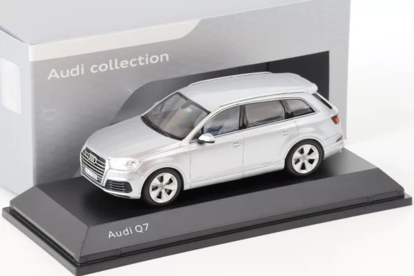 Audi Q7 Silver 2015 1/43 Spark Model 5011407613