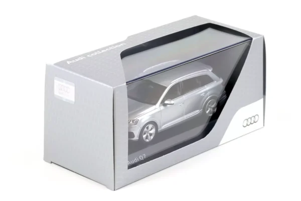 Audi Q7 Silver 2015 1/43 Spark Model 5011407613 - Imagen 3